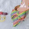 Kleidschuhe 2022 Neue Mode voller Kristalldekoration Stil Regenbogen Glasabsatz Freunde Party Damen und Tasche für 220722