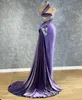 Sexig sjöjungfru sammet prom klänningar prinsessa ärmlös halter sexig v halsapplikationer paljetter pärlor lyx glansiga golvlängd festklänningar plus storlek skräddarsydd