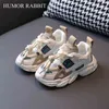 Storlek 25-36 Nya baby småbarnskor för pojkar flickor andas mesh små barn avslappnade sneakers non-halp barn sport tenis y220510