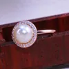 Bröllopsringar Huitan Trendy Simulerade Pearl Ring med Big Center Decoration Engagement Fashion Kvinnliga grossistpartier Wynn22