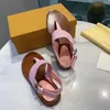 Designer slipper Vrouwen Slippers Luxe Sandalen Merk Sandalen Echt Leer Flip Flop Flats Slide Casual Schoenen Sneakers Laarzen van merk 255