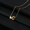 Fashion Creative Love 26 Engelse letters Simple ketting Wild Peach Heart Korte sleutelbeen Chain318G