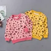 T-shirt Vestiti stampati T-shirt invernale per bambini Felpa spazzolata per bambina T-shirt per bambini con leopardo per bambini