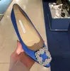 2022 Nova Marca Clássica Sapatos Baixos Bicudos Femininos Fivela Salto Baixo Seda Cetim Strass Vermelho Claro Sapatos de Casamento 34-43