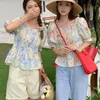 Bluzki damskie koszule damskie slash szyja seksowna kwiaty szyfon elastyczna koszula najlepsza 2022 Koreański styl Ruched Design Retro Boho casu