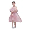 Härlig blush rosa blomma flicka klänningar för bröllop 2022 Cap Sleeve Juvel Neck Princess Kids Party Gowns med Lace Appliques Girl Dress