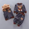 Kläderuppsättningar Baby Boys kläder Suit Spring Autumn Girls Costume Kids Coat Vest Pants 3st Toddler Tracksuit 6 9 12 24 M Barn Sportuppsättningar