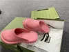 Slippers Designer Jelly Jelly feminino Sandália plana Flippers feitos de materiais transparentes de moda sexy e encantadora praia ensolarada sapatos de mulher 35-44 83i7