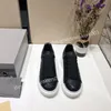 2022 Diseñador zapatos casuales plataforma zapatos de gimnasia para mujeres de nylon de nylon viajero de cuero entrenadores de encaje de encaje cartas de zapatillas gruesas zapatillas de zapatillas plana talla34-46