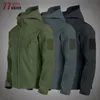 Militare Shark Skin Soft Shell Uomo Tattico Antivento Giacca impermeabile da uomo Army Combat Jackets Uomo Bomber con cappuccio 220726