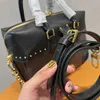 Luxe ontwerper schoudertassen vrouwen bakken mode mode kogelketens handtassen klinknagel flap zak lederen tote grote capaciteit crossbody artwork