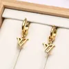 Designer Simple V Brands Ear Cuff Earrings for Women Fashion Retro Female Jewelry Gold Letters Earring Accessoarer