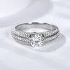 Anneaux Moissanite Rings blanc plaqué 925 Bague de bijoux en argent sterling pour le mariage