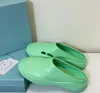 2022 Sommer Hausschuhe Paar Stil Flacher Anhänger Baotou Semi Trailer Strandmode TPU-Material mehr Farbe Sandalen