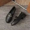 Klädskor pumpar kvinnor höga klackar loafers glid på lyxiga mulor elegant designer pekade tå fashi damer oxford stil 220518