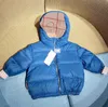 女の子のデザイナー秋の冬の男の子シンダウンコートキッズボーイの格子縞のジャケットコート子供は暖かいフード付きジッパーアウターウェアBA2555575を飼っています
