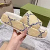 Toppkvalitetsdesigners kvinnor Flat Slides Mens Fashion Platform Sandaler Straps Affia Effect Fabric Slipper Summer Casual Sopers Summer Beach Shoes With Box No380