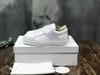 Laurens Sneaker Женская дизайнерская парусиновая обувь Кожаный ремешок Spell Out Slip On Sneakers Повседневная обувь Club Breathable Flexible Fashion Размер обуви 35-42