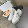 2022 Designer-Schuhe Damen Nylon Freizeitschuhe Gabardine Klassische Canvas Sneakers Lady Stylist Trainer Mode Plateauschuh