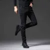 2022 Męskie dżinsy T-slim Slim Fit Małe stopy jesienne zima prosta rurka Pure Black Elastic Korean Boys 'Jean