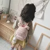 キッズバックパック韓国の子供の豪華な袋肩のシンプルなぬいぐるみウサギ子供女の子財布学生220209
