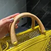 Ausgehöhlte Handtasche mit Ausschnitt, Tragetasche, luxuriöse Top-Designer-Handtaschen für Damen, große Kapazität, Einkaufstaschen, modische Leder-Geldbörse, einzigartige Geldbörse mit Holzgriff