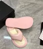 Pantoufles de styliste pour femmes, nouvelles pantoufles d'été à pain, tongs de couleur crème glacée assorties, sandales de plage