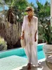 Élégant or brodé caftan rétro col en v robe blanche grande taille femmes vêtements été plage porter nager Maxi robes N1373 220504