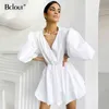 BClout Brotchout Bodycon Bianco V Collo a V per le donne 2022 Summer Puff Sleeve Sleeve Breve Rosa A-Line Pleated Abiti da partito femmina