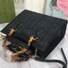 竹のトートハンドバッグ女性クロスボディバッグショッピングバッグ本物の革のクラシックレタープリントプリント財布キャンバスハンドバッグロングショルダーストラップトップ
