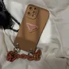 Telefoonhoesje met ketting Luxe ontwerper Klassieke brief Heren Dames Schokbestendige telefoons Gevallen Hoge kwaliteit voor iPhone 13 11 12 pro max 7 8 X XS