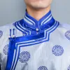 Mongolskie ubranie etniczne tradycyjne mężczyźni stać festiwal festiwal