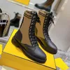 أحذية مصممة أحذية Martin Boots هي عصرية فاخرة وأنيقة. أحدث نمط هو جلد حقيقي وسيم مع صندوق لإرسال الجوارب