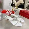 Cleo Taklidi Süslenmiş düşük blok topuk tıknaz Topuklu sandaletler beyaz saten Kadınlar için gece ayakkabıları yüksek topuklu Lüks Tasarımcılar Ayak Bileği Saran fabrika ayakkabısı