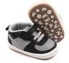 Babyskor 0-18 Months Kids Girls Boys Toddler First Walkers Anti-Slip Soft Soled Bebe Moccasins Spädbarn Crib Foar Sneakers 8 Färg