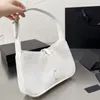 Kvinnor Axillary Bag Axelv￤skor Handv￤ska Alligator Hardware Letters Buckle Shimmer Real Leather Crossbody Hobo Bag Justerbar rem H￶gkvalitativ mode pl￥nb￶cker