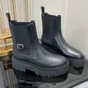 Korytkobwarty sznurowany but w błyszczących projektantach Bull Kobiety moda klamra koronkowa pustynne buty rycerzy krótkie buty Martin 5.5 cm platformowe buty no397