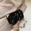 شارة المعادن مربع شكل حقيبة محفظة النساء الأسود سلسلة حزب مخلب حقيبة kawaii حقيبة الكتف حقيبة crossbody رسول حقيبة 220326