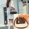 الحجم 32x15x25cm مصممي المصممين حقائب اليد حقيبة النساء حمل العلامة التجارية رسالة جلدية الكتف أكياس كروس جسم M41056