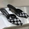 Slippers zomer 2022 trend vrouwen mode med hakken slip op sandalen vrouwelijke casual buitenglaasjes bling dames muilezels pompen schoenen 220518