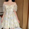 Fransk blommig klänning Kvinnor Sexig Puff Sleeve Lace Chiffon Print Mini Dress Kvinnor Sommar Koreansk stil Vintage Fairy Dress 220406