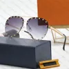 Sunglasses Elegant Designer Rimless Polarized Glasses Rivets Letter Design for Man Woman 6 Option High Quality