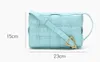 패션 및 고품질 소형 사각형 가방 새로운 틈새 디자인 좋은 비스듬한 크로스 가방 PU 소프트 짠 여성용 가방 323K