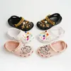 Accessori per coccodrilli scintillanti Ciondoli con fibbia a catena in metallo Decorazioni per scarpe con strass di design Marca JIBZ Crocs carini per bambini