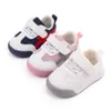 2022 Ny vårens Autumn First Walker Baby Boys Sneakers Baby Girls Sport Shoes Kids Soft Bottom Bottom Bortable Casual Shoe Storlek 15-20