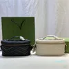 Diseñador Bolso de cuero acolchado blanco Estuche cosmético Bolso de lujo para mujer Bolso de cuero suave con accesorios retro dorados bolsos negros