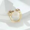 Eheringe Einfache weibliche Wassertropfen Offener Ring Klassische Goldfarbe Quadratische Verlobung Zierlicher weißer Zirkonstein für Frauen Wynn22