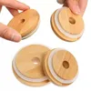 Tampa de bambu de fábrica reutilizável tampas de pote de pedreiro de madeira 70 mm com orifício de palha e selo de silicone Drinkware para enlatar potes de bebida Top