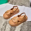 Sandals Summer Platform Scarpe Women 2022 Designer per ragazze Guida pelle tacchi pezzi piatti da donna spiaggia senza sabbiandals