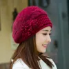 女性のための女性の冬の帽子編みボンネットキャップ